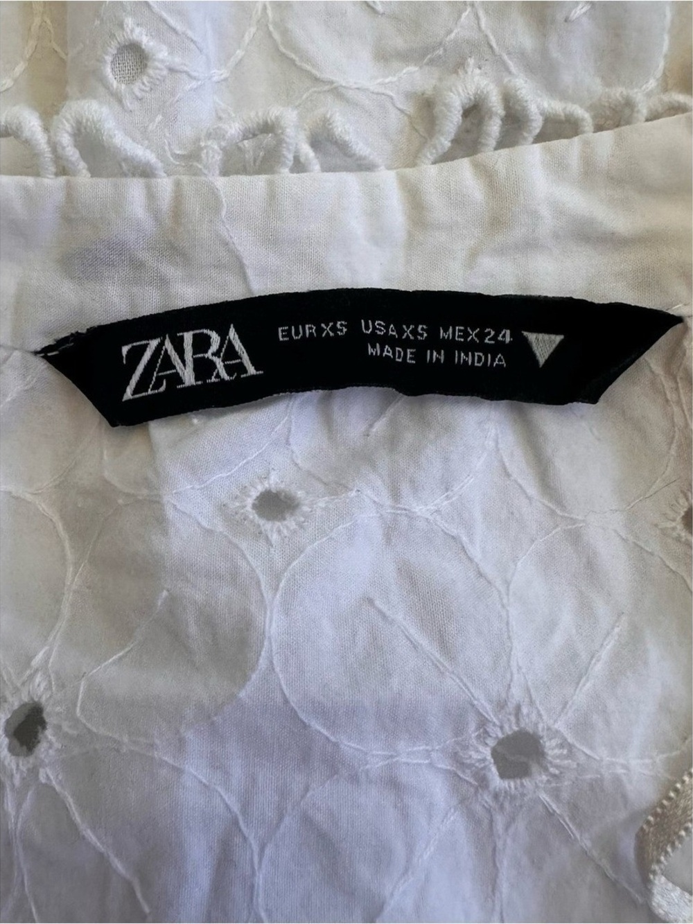 Zara White Eyelet Tiered Dress with Crochet Trim Size USA S - Picture 3 of 4